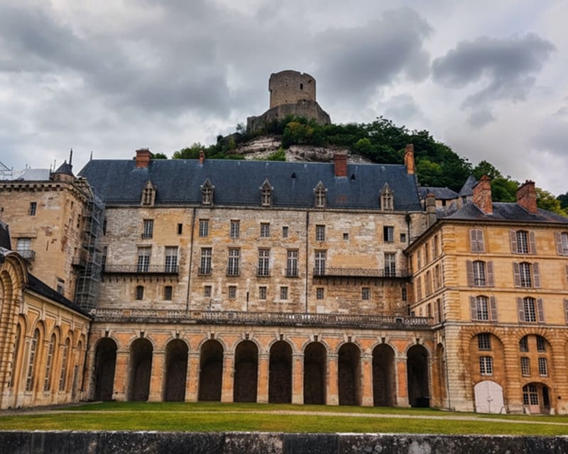 Château de La Roche-Guyon vu depuis les jardins